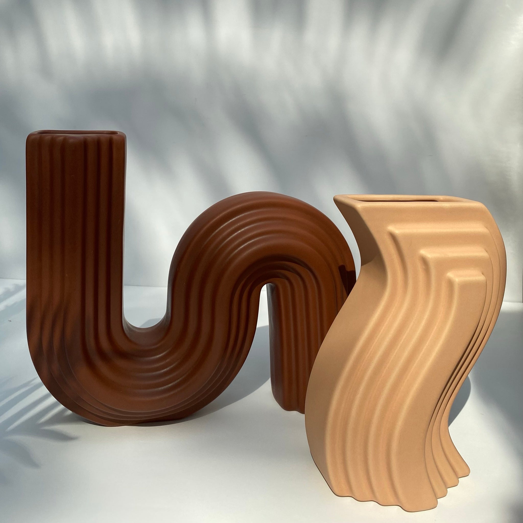 The Porcelain Set in Brown