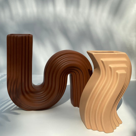 The Porcelain Set in Brown