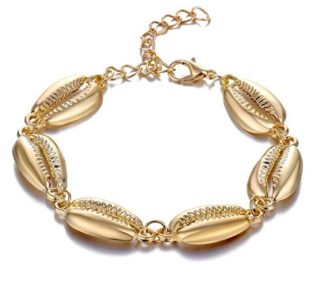 Gold shells bracelet
